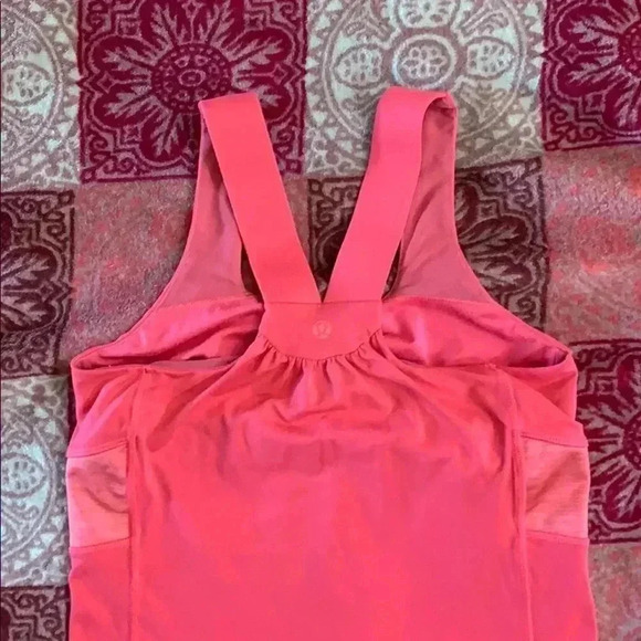 Lululemon gathered front tank top - Picture 4 of 5
